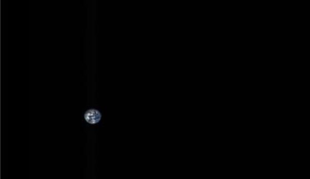 La distance entre la Terre et la Lune illustrée en une photo