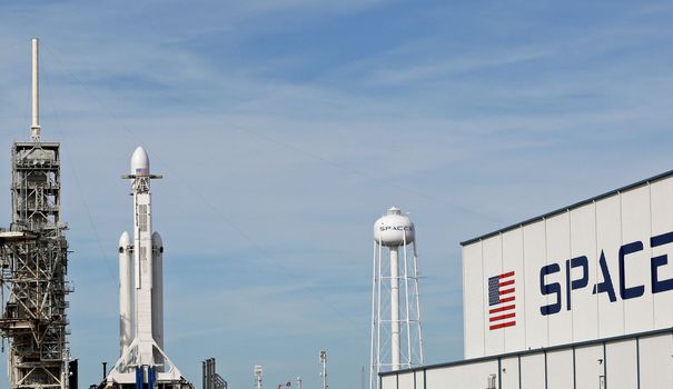 EN IMAGES. La naissance de Falcon Heavy, fusée la plus puissante du monde