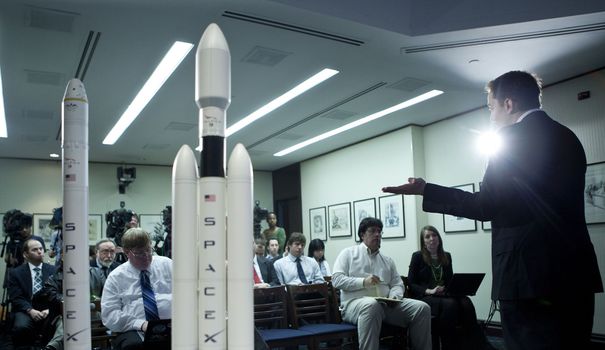 SpaceX teste Falcon Heavy, 'la fusée la plus puissante du monde'