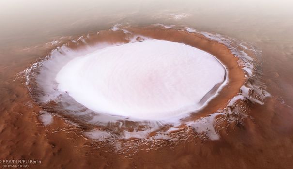 Un incroyable lac glacé photographié sur Mars