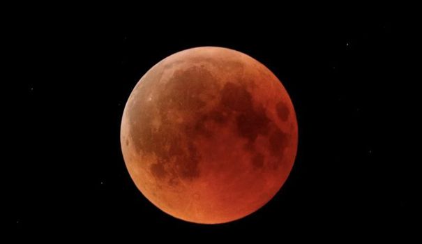 Dernière éclipse de lune totale dimanche avant 2022