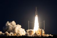Une fusée Ariane 5-ECA met en orbite deux satellites de télécommunications