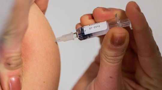 Coronavirus : un vaccin prometteur (bientôt) dans les éprouvettes françaises