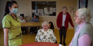 Seniors: 'Même dans cette situation, la discrimination par l'âge est intolérable'