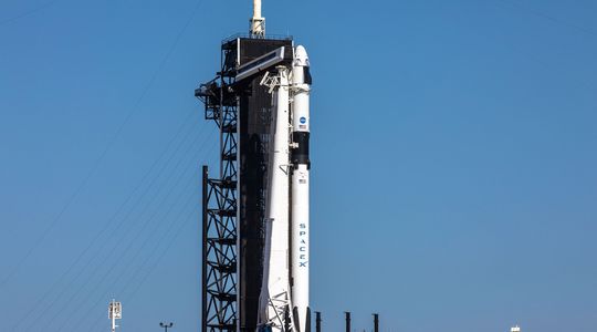 Par crainte de la foudre, SpaceX reporte son premier vol habité à samedi