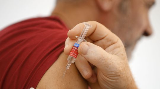 Covid-19: qui seront les Français vaccinés en priorité? Les pistes du Conseil scientifique