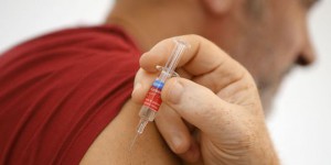 Covid-19: qui seront les Français vaccinés en priorité? Les pistes du Conseil scientifique