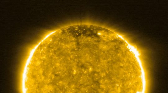 'Jamais le Soleil n'avait été pris d'aussi près': Solar Orbiter livre ses premières images