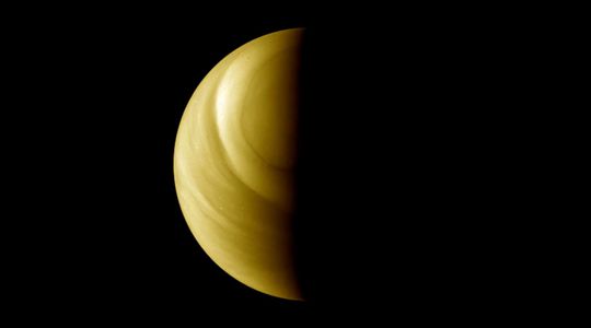 Un gaz associé à la vie sur Terre observé dans les nuages de Vénus