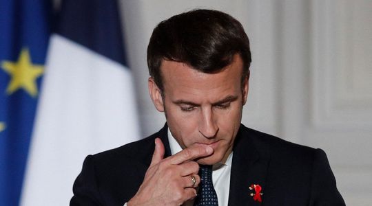 La drôle de guerre d'Emmanuel Macron contre le Covid