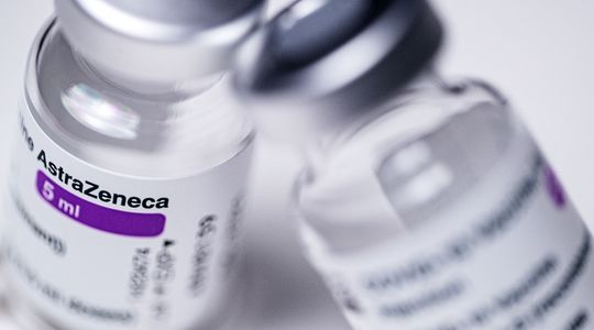 Vaccin AstraZeneca : le mystère des thromboses cérébrales