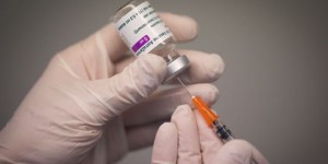 Covid-19 : AstraZeneca et Pfizer, un cocktail de vaccins particulièrement efficace ?