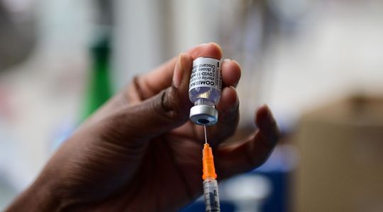 Covid-19 : 3e dose de vaccin en Allemagne, en Israël... Que disent les études ?