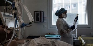 A l'hôpital, un hiver difficile en perspective, par le Pr Gilles Pialoux