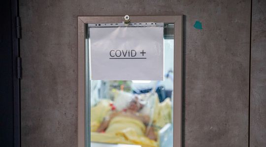 Omicron va-t-il submerger les hôpitaux ? Les différents scénarios possibles