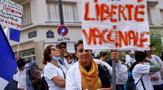 Vaccination obligatoire : la France va-t-elle finir par céder ?