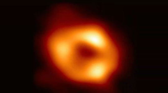 L'image du trou noir de notre galaxie est-elle révolutionnaire ? Deux spécialistes répondent