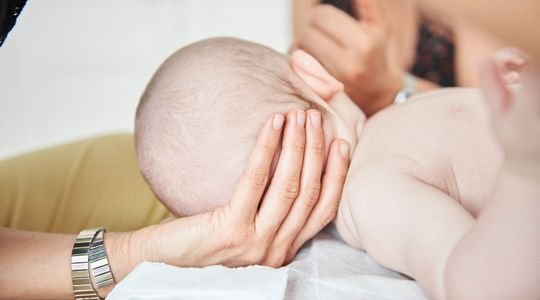 Ostéopathie et syndrome de kiss chez les bébés : lubie marketing de pseudo-thérapeutes