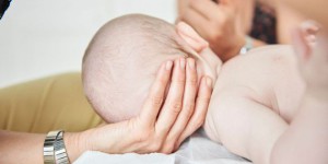Ostéopathie et syndrome de kiss chez les bébés : lubie marketing de pseudo-thérapeutes