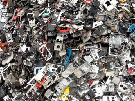 
    « La tragédie électronique » : Comment le monde vide ses déchets sur les pays en développement  