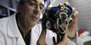 Un coeur artificiel implanté : une première mondiale à Paris