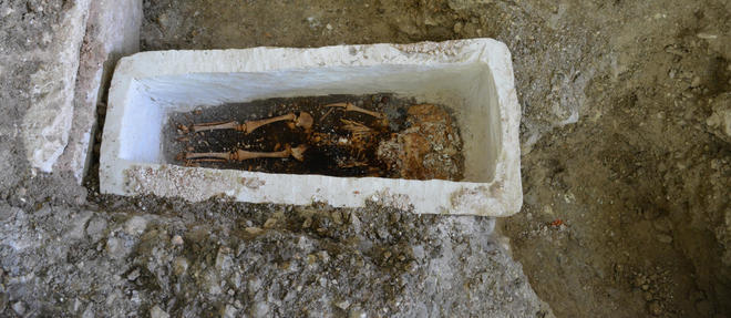À Chartres, le surprenant sarcophage d'un 'tout petit' Mérovingien