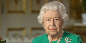 La reine Elizabeth II a (presque) dansé pour Noël