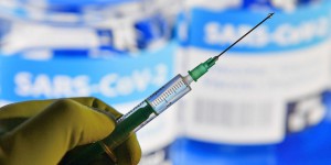 Quand la Chine calomnie le vaccin Pfizer pour masquer ses propres ratés