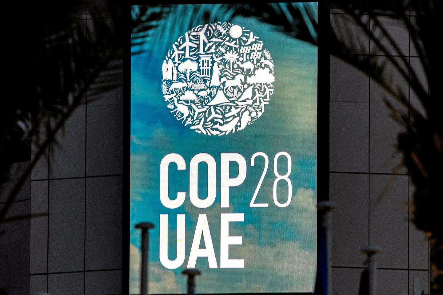 COP28 : les pays du monde entier approuvent un appel historique à une « transition » hors des énergies fossiles