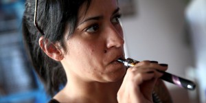 E-cigarettes: l’OMS pour une interdiction aux mineurs