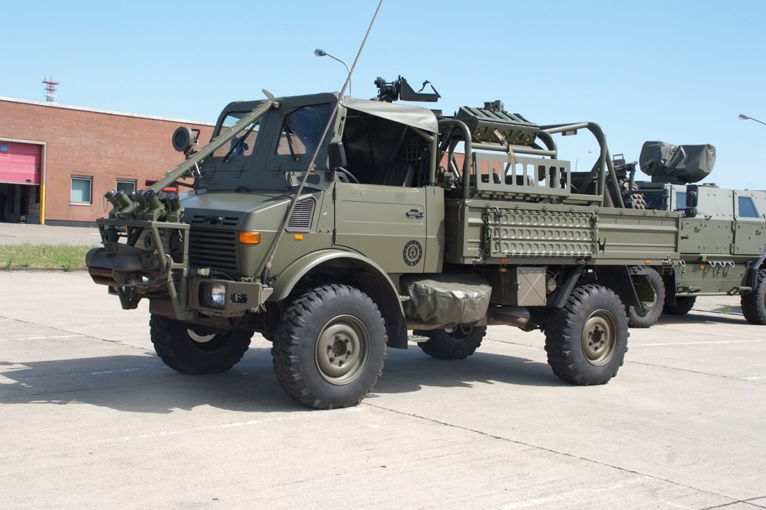 Ebola : l’armée belge met quinze camions Unimog à disposition de la Protection civile guinéenne