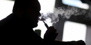 La cigarette électronique aide à arrêter de fumer, selon des chercheurs belges