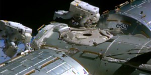 De l’eau dans le casque d’un des astronautes après la sortie orbitale 