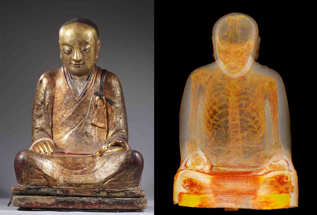 Une momie de moine dans la statue du Bouddha 