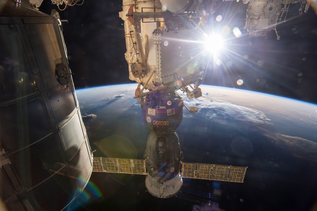 Trois spationautes contraints de prolonger d’un mois leur séjour dans l’ISS 