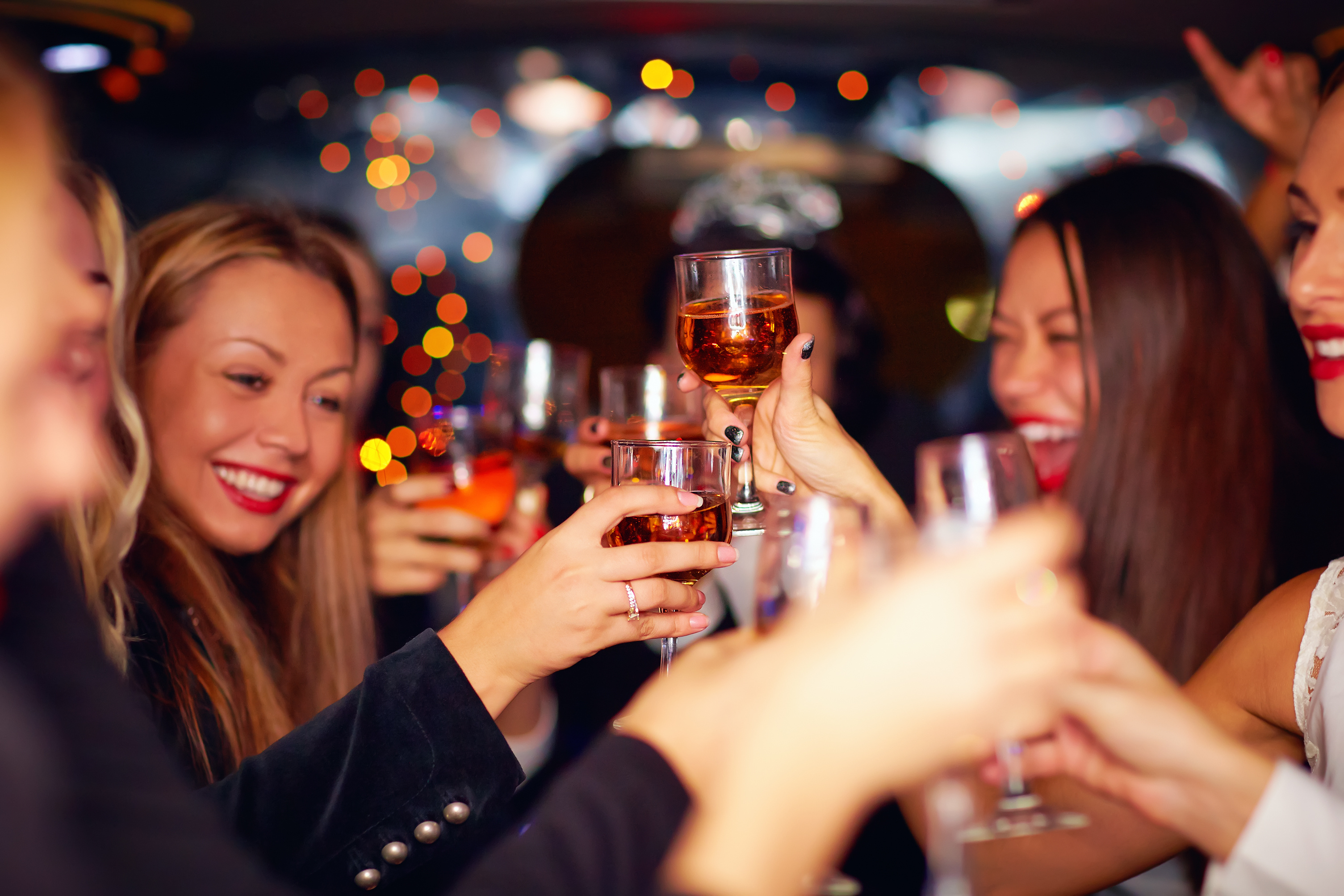 Jeunes, alcool & société demande des lois plus claires et la fin de la pub pour l’alcool 