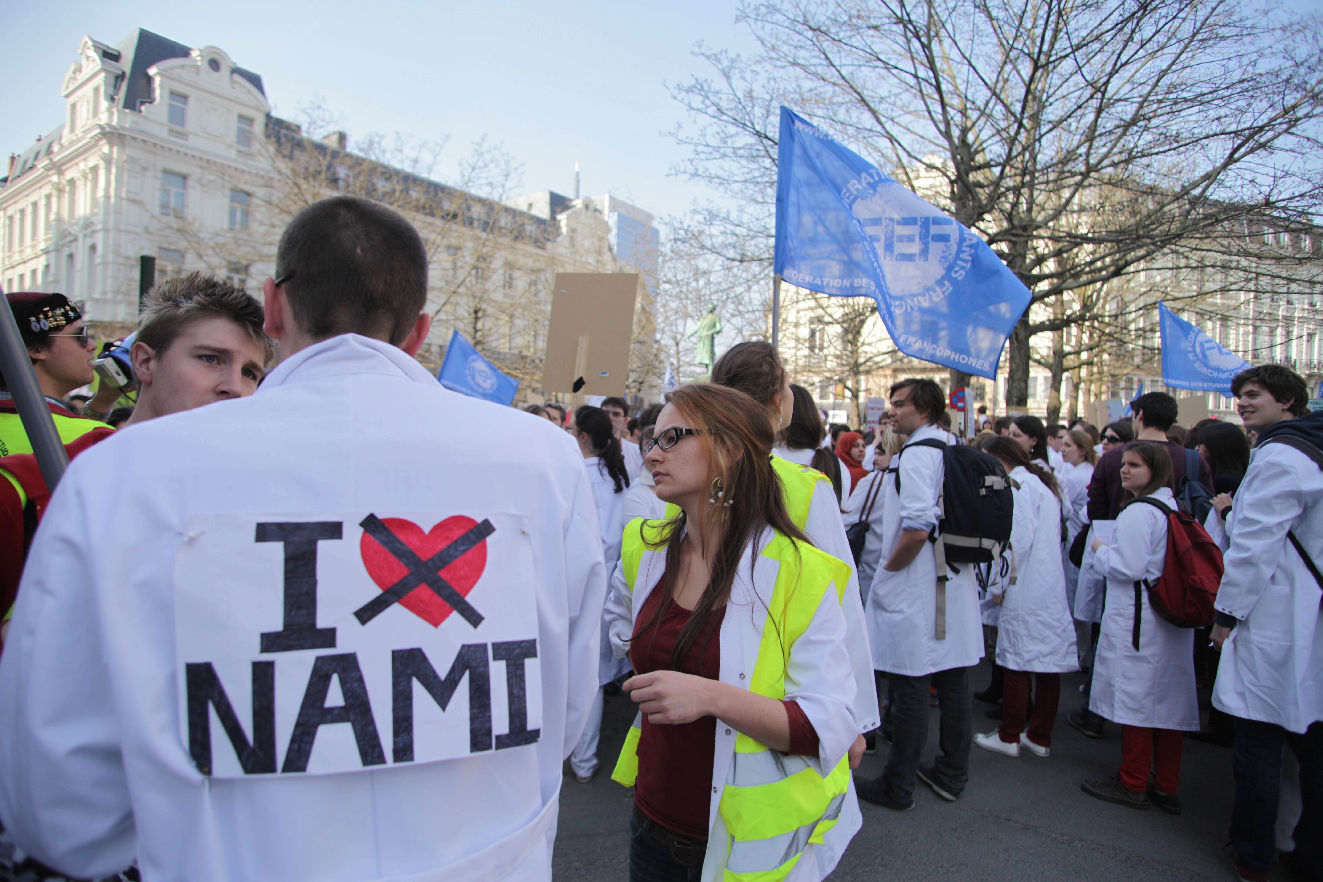 Médecins et étudiants s’offusquent du nombre de numéros Inami pour les médecins étrangers 