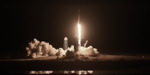 VIDÉO | Lancement réussi de la capsule Dragon de SpaceX vers la Station spatiale internationale 