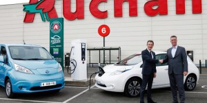 Auchan & Nissan inaugurent la première borne de recharge de leur partenariat