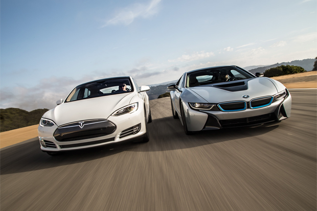 Tesla et BMW poursuivent leurs discussions