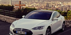 Une Tesla en autopartage à Marseille