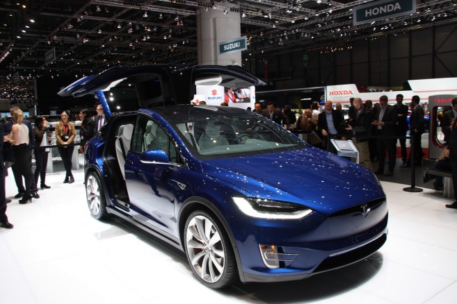 Le Tesla Model X au salon de l’automobile de Genève
