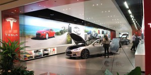 Tesla prêt à investir les centres commerciaux