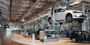 Usine de verre : sur les lignes de production de la Volkswagen e-Golf