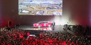 Model 3 : 500 000 réservations pour une voiture que Tesla ne veut pas vendre