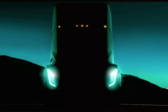 Jusqu’à 480 km d’autonomie pour le poids-lourd électrique de Tesla