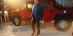 Arnold Schwarzenegger dévoile un Hummer 100% électrique