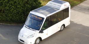 Le Nissan e-NV200 transformé en bus électro-solaire