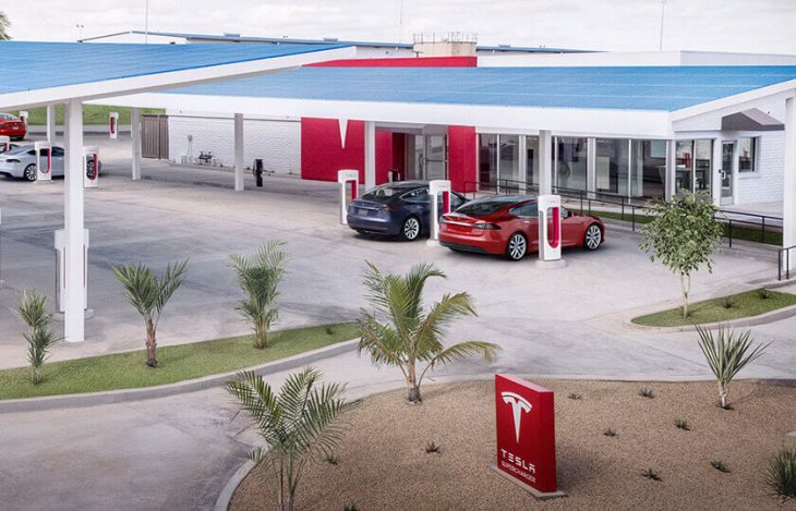 Tesla va construire un superchargeur drive-in rétro-futuriste