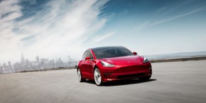 Tesla Model 3 : la version à 35.000 dollars prévue pour 2019